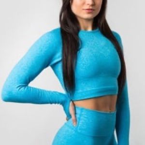 Revival long sleeve crop